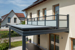 Anbaubalkon mit integriertem Vordach