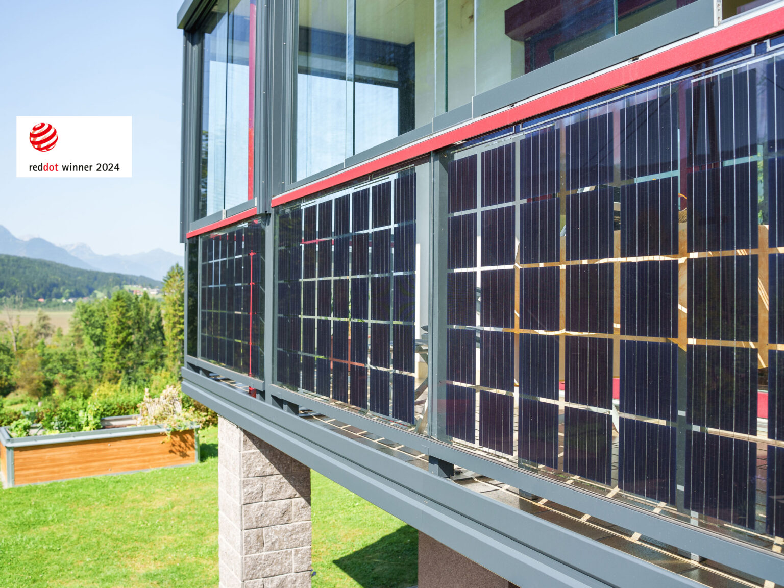 Der Gewinner des Red Dot Award: Product Design 2024 ist das Balkongeländer mit Solarpanelen - mit ökologischer Stromgewinnung aus der eigenen Solaranlage Geld sparen