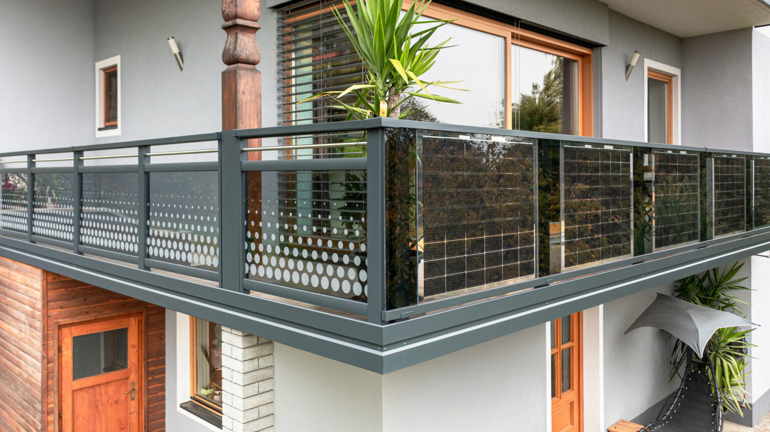 glasbalkon ballina und solarbalkon optimus in aluminium anthrazit