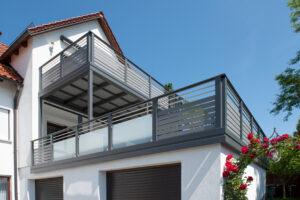 balkongelaender und anbaubalkon madrid aus aluminium